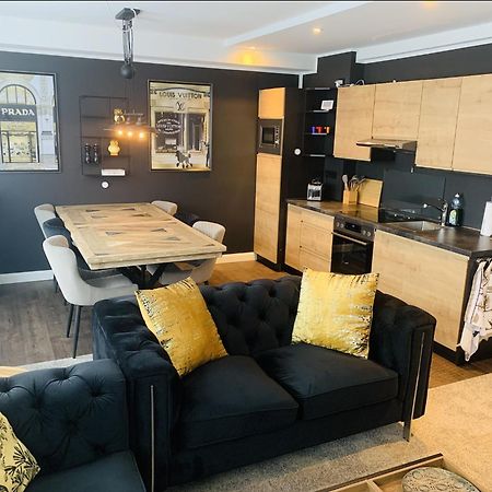 Besotel Mettmann-Schicke Fewo Oder Apartments Naehe Golfplatz Gruiten Und Neandertal Mit Glasfaser Wlan Und Parkplatz-Viele Schlafzimmer Mit Bad En Suite Εξωτερικό φωτογραφία