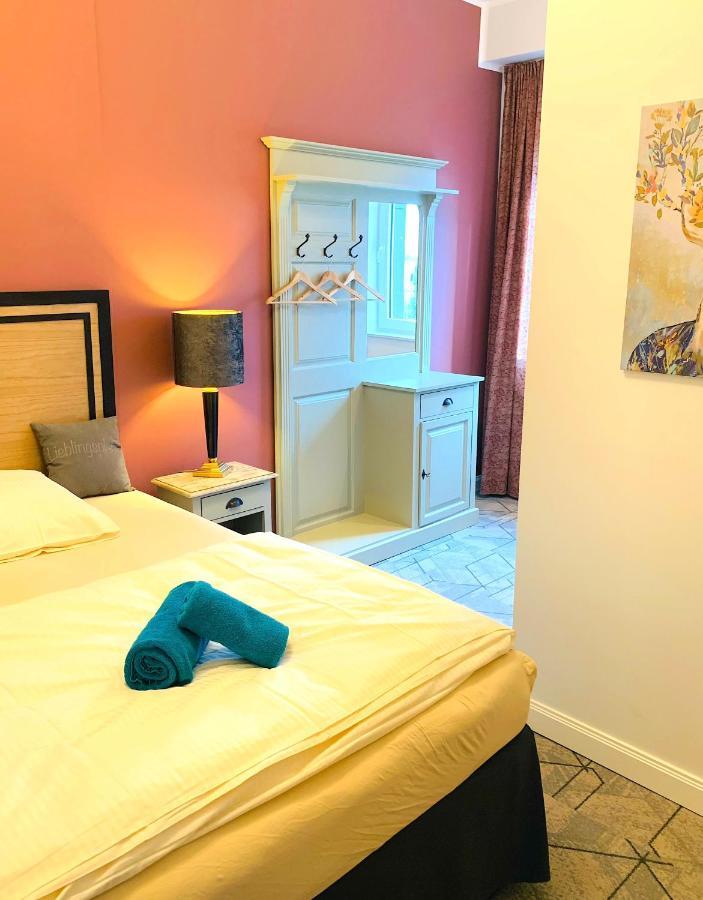 Besotel Mettmann-Schicke Fewo Oder Apartments Naehe Golfplatz Gruiten Und Neandertal Mit Glasfaser Wlan Und Parkplatz-Viele Schlafzimmer Mit Bad En Suite Εξωτερικό φωτογραφία