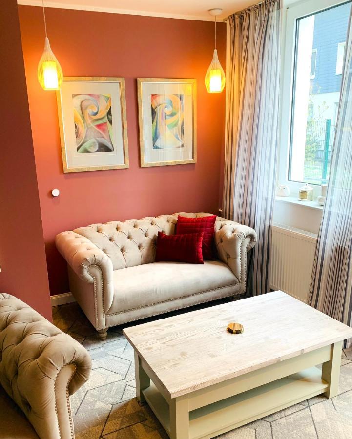 Besotel Mettmann-Schicke Fewo Oder Apartments Naehe Golfplatz Gruiten Und Neandertal Mit Glasfaser Wlan Und Parkplatz-Viele Schlafzimmer Mit Bad En Suite Εξωτερικό φωτογραφία