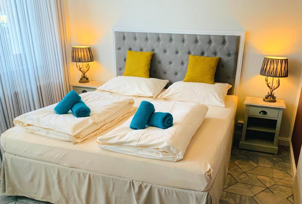 Besotel Mettmann-Schicke Fewo Oder Apartments Naehe Golfplatz Gruiten Und Neandertal Mit Glasfaser Wlan Und Parkplatz-Viele Schlafzimmer Mit Bad En Suite Εξωτερικό φωτογραφία
