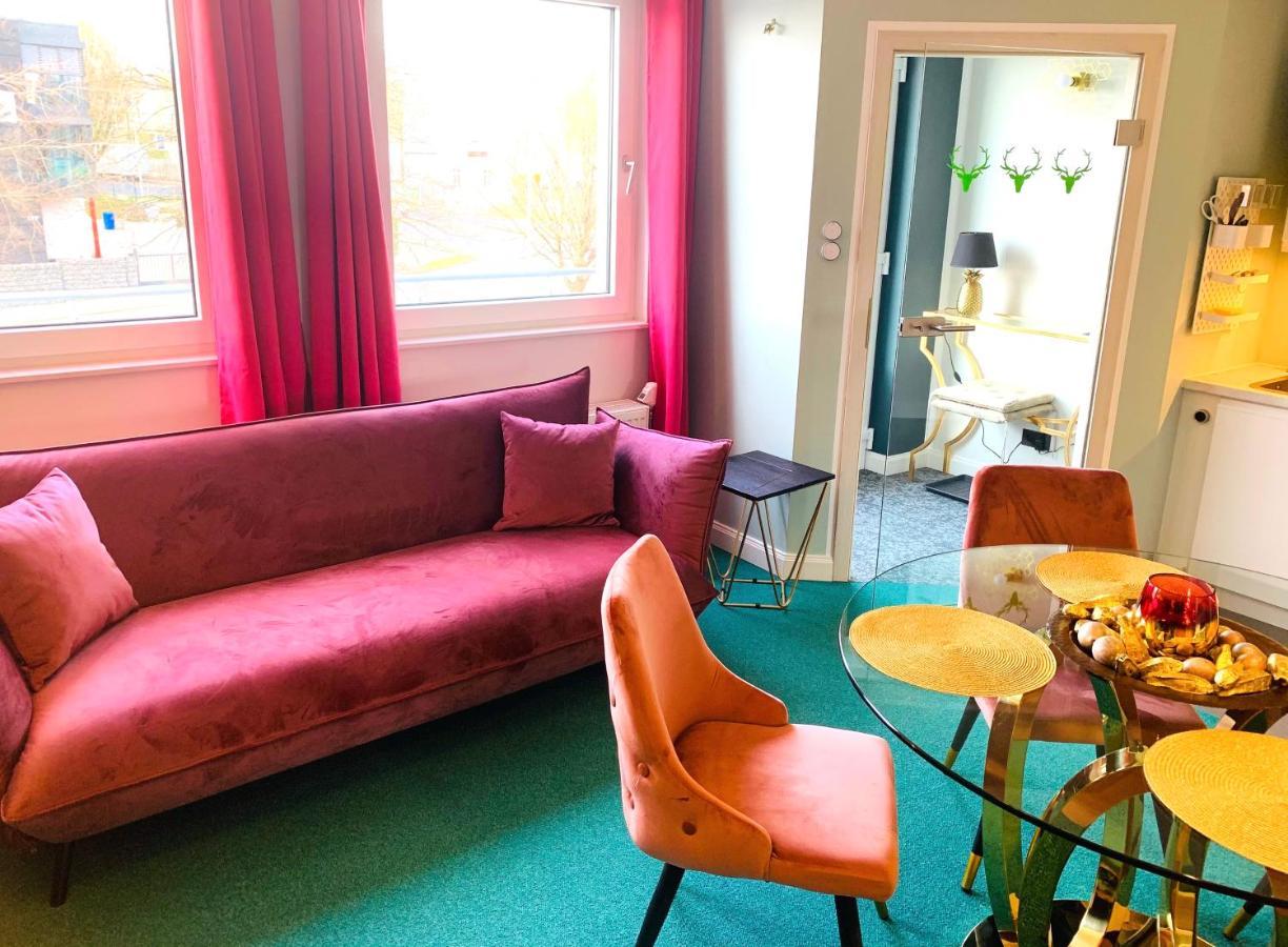 Besotel Mettmann-Schicke Fewo Oder Apartments Naehe Golfplatz Gruiten Und Neandertal Mit Glasfaser Wlan Und Parkplatz-Viele Schlafzimmer Mit Bad En Suite Εξωτερικό φωτογραφία
