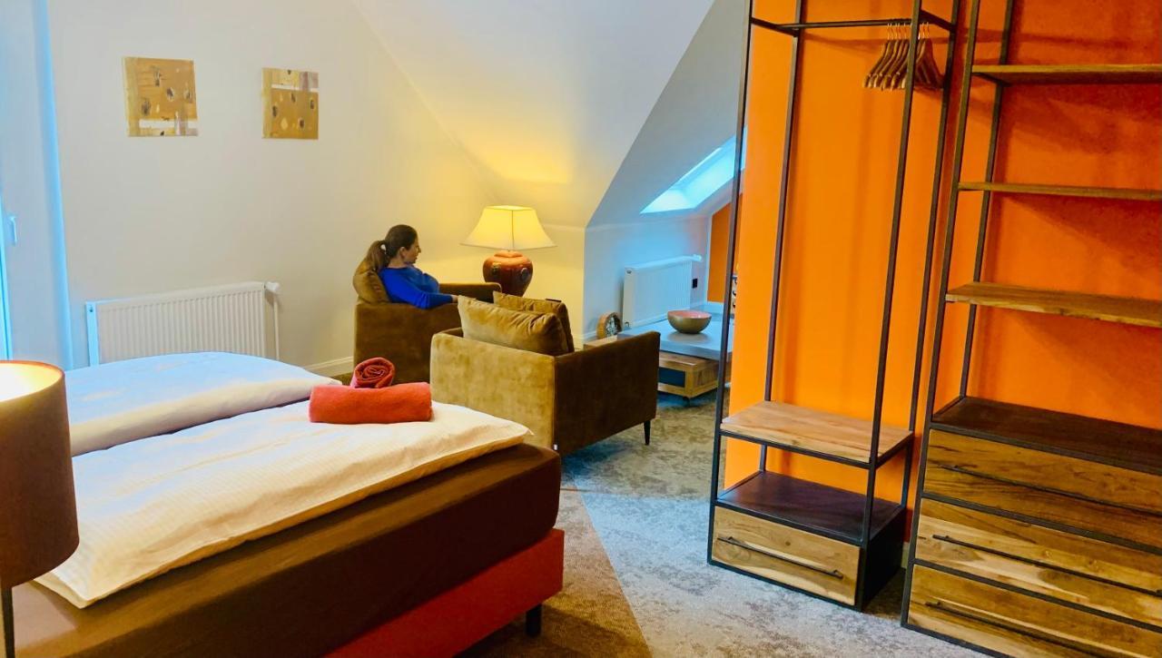 Besotel Mettmann-Schicke Fewo Oder Apartments Naehe Golfplatz Gruiten Und Neandertal Mit Glasfaser Wlan Und Parkplatz-Viele Schlafzimmer Mit Bad En Suite Εξωτερικό φωτογραφία