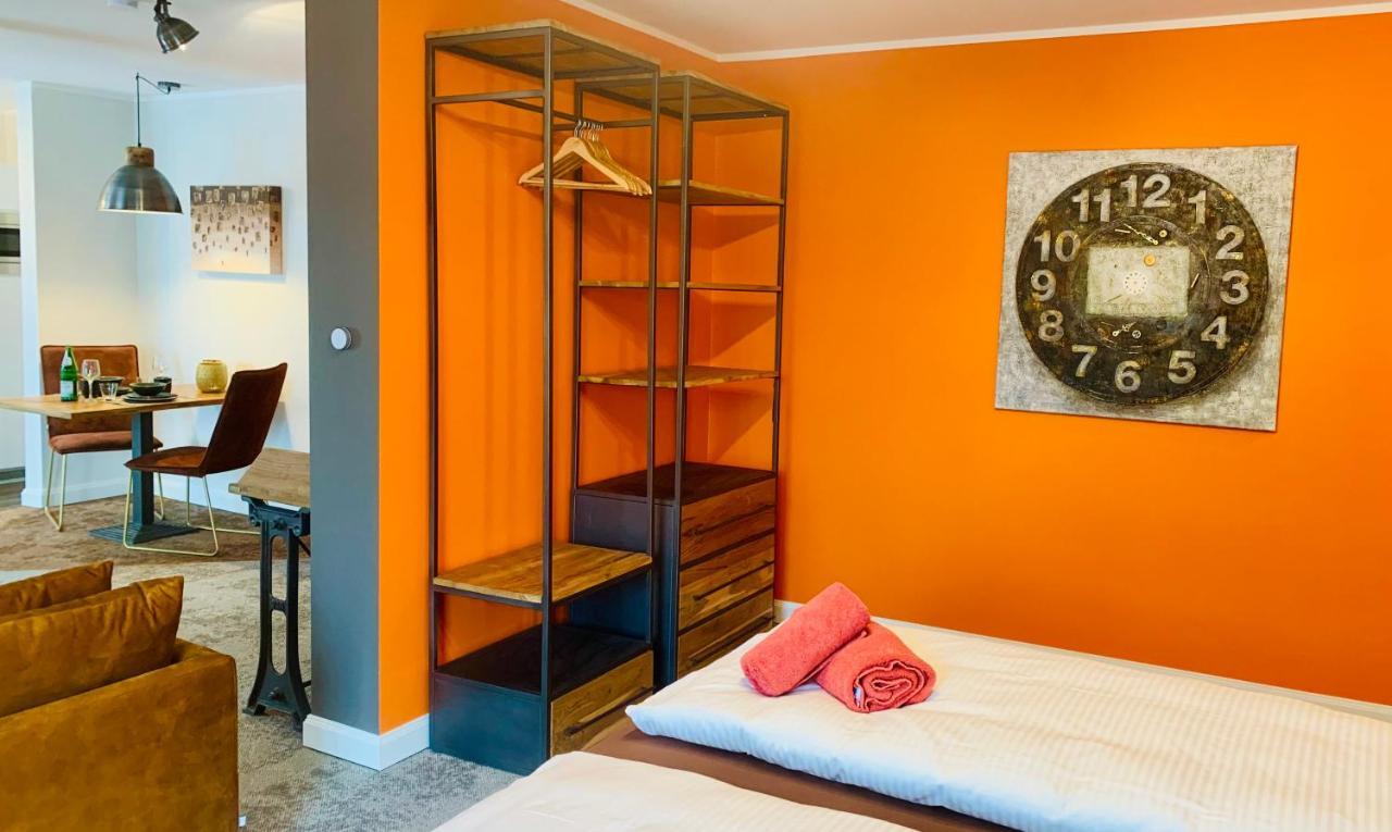 Besotel Mettmann-Schicke Fewo Oder Apartments Naehe Golfplatz Gruiten Und Neandertal Mit Glasfaser Wlan Und Parkplatz-Viele Schlafzimmer Mit Bad En Suite Εξωτερικό φωτογραφία