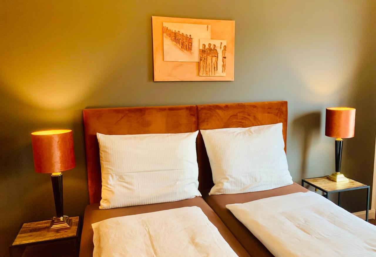 Besotel Mettmann-Schicke Fewo Oder Apartments Naehe Golfplatz Gruiten Und Neandertal Mit Glasfaser Wlan Und Parkplatz-Viele Schlafzimmer Mit Bad En Suite Εξωτερικό φωτογραφία