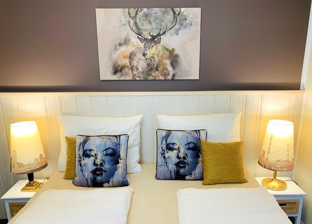 Besotel Mettmann-Schicke Fewo Oder Apartments Naehe Golfplatz Gruiten Und Neandertal Mit Glasfaser Wlan Und Parkplatz-Viele Schlafzimmer Mit Bad En Suite Εξωτερικό φωτογραφία