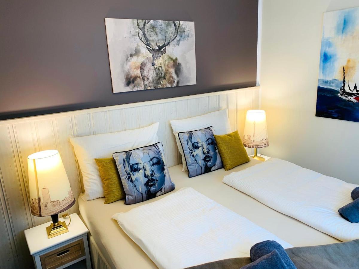 Besotel Mettmann-Schicke Fewo Oder Apartments Naehe Golfplatz Gruiten Und Neandertal Mit Glasfaser Wlan Und Parkplatz-Viele Schlafzimmer Mit Bad En Suite Εξωτερικό φωτογραφία