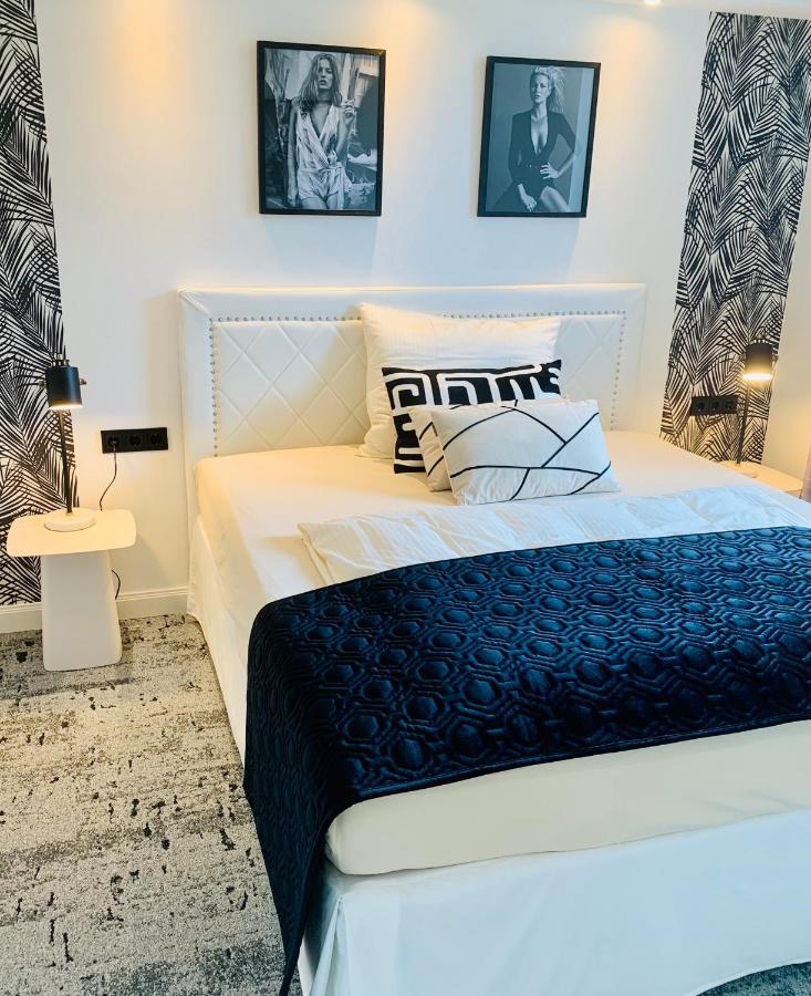 Besotel Mettmann-Schicke Fewo Oder Apartments Naehe Golfplatz Gruiten Und Neandertal Mit Glasfaser Wlan Und Parkplatz-Viele Schlafzimmer Mit Bad En Suite Εξωτερικό φωτογραφία