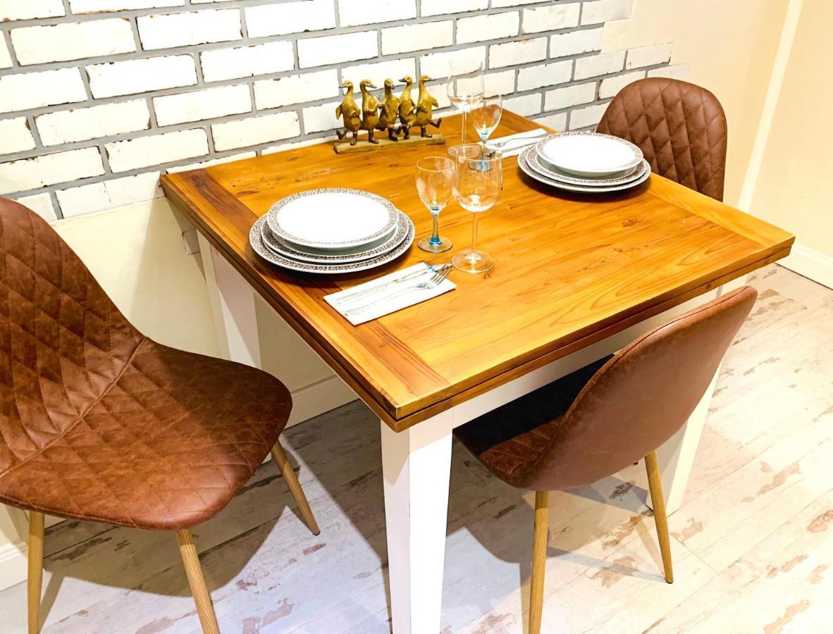 Besotel Mettmann-Schicke Fewo Oder Apartments Naehe Golfplatz Gruiten Und Neandertal Mit Glasfaser Wlan Und Parkplatz-Viele Schlafzimmer Mit Bad En Suite Εξωτερικό φωτογραφία