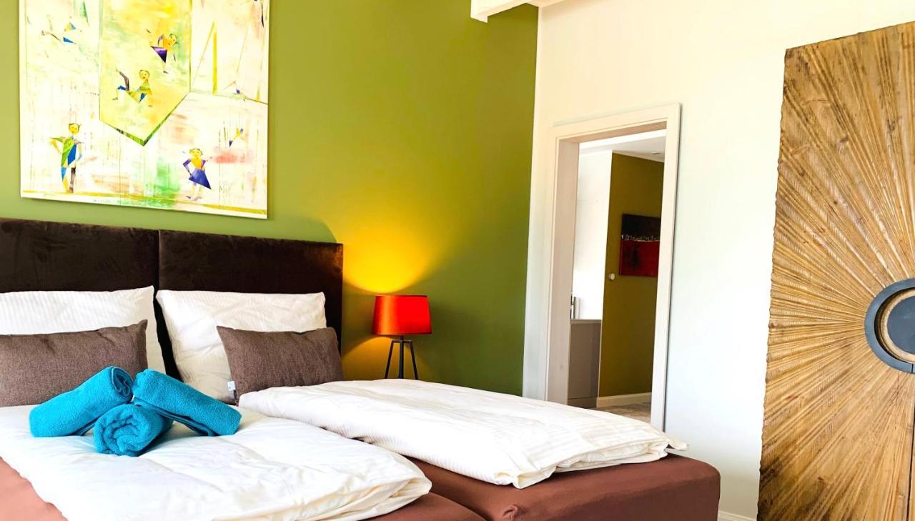Besotel Mettmann-Schicke Fewo Oder Apartments Naehe Golfplatz Gruiten Und Neandertal Mit Glasfaser Wlan Und Parkplatz-Viele Schlafzimmer Mit Bad En Suite Εξωτερικό φωτογραφία