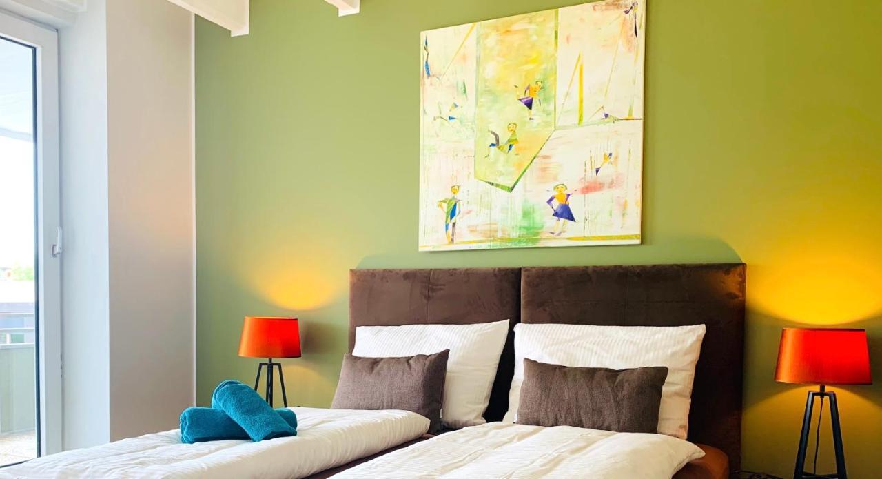 Besotel Mettmann-Schicke Fewo Oder Apartments Naehe Golfplatz Gruiten Und Neandertal Mit Glasfaser Wlan Und Parkplatz-Viele Schlafzimmer Mit Bad En Suite Εξωτερικό φωτογραφία