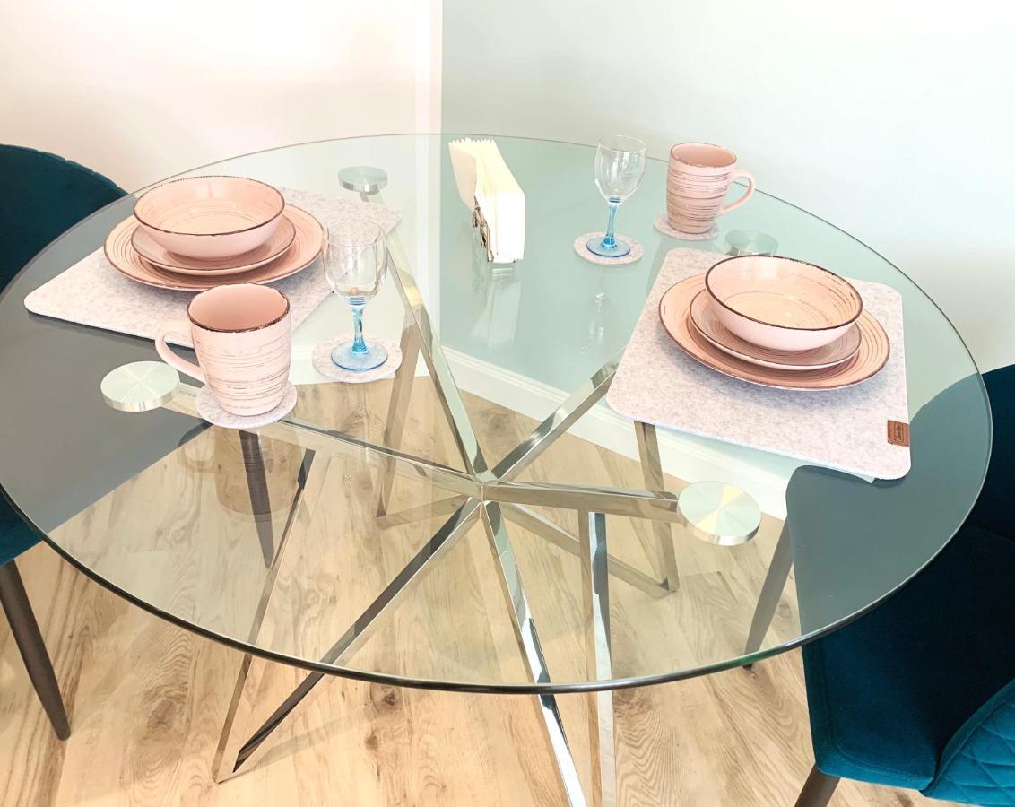 Besotel Mettmann-Schicke Fewo Oder Apartments Naehe Golfplatz Gruiten Und Neandertal Mit Glasfaser Wlan Und Parkplatz-Viele Schlafzimmer Mit Bad En Suite Εξωτερικό φωτογραφία