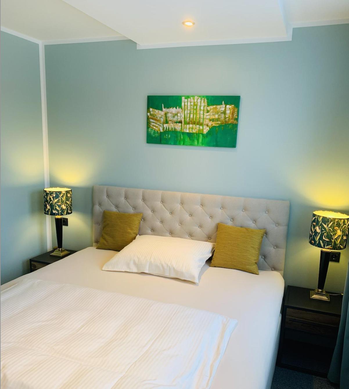 Besotel Mettmann-Schicke Fewo Oder Apartments Naehe Golfplatz Gruiten Und Neandertal Mit Glasfaser Wlan Und Parkplatz-Viele Schlafzimmer Mit Bad En Suite Εξωτερικό φωτογραφία