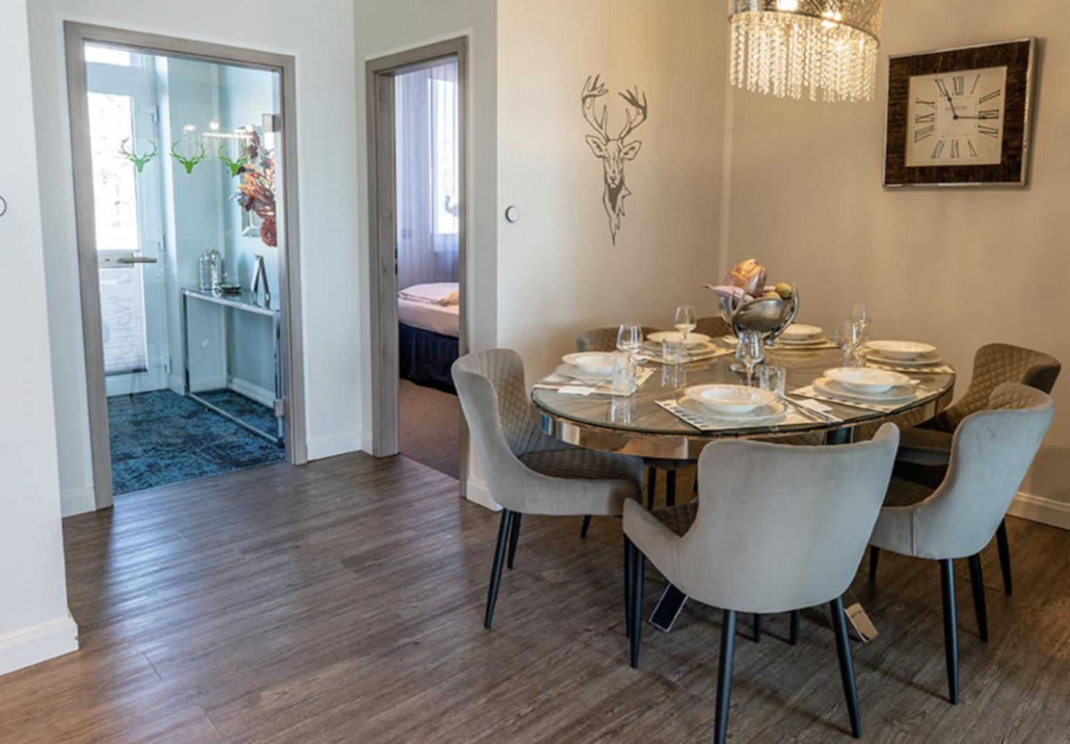 Besotel Mettmann-Schicke Fewo Oder Apartments Naehe Golfplatz Gruiten Und Neandertal Mit Glasfaser Wlan Und Parkplatz-Viele Schlafzimmer Mit Bad En Suite Εξωτερικό φωτογραφία