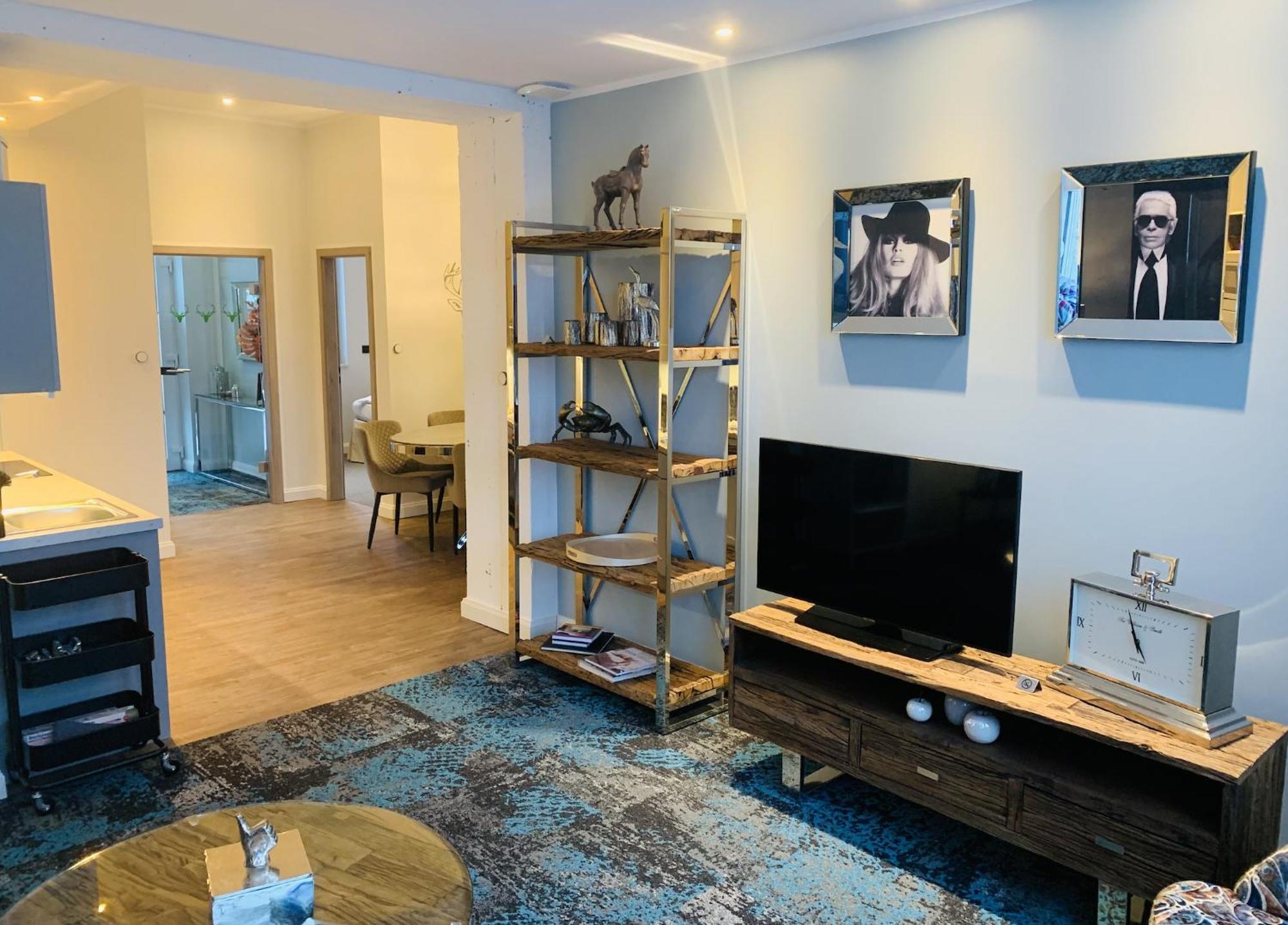 Besotel Mettmann-Schicke Fewo Oder Apartments Naehe Golfplatz Gruiten Und Neandertal Mit Glasfaser Wlan Und Parkplatz-Viele Schlafzimmer Mit Bad En Suite Εξωτερικό φωτογραφία