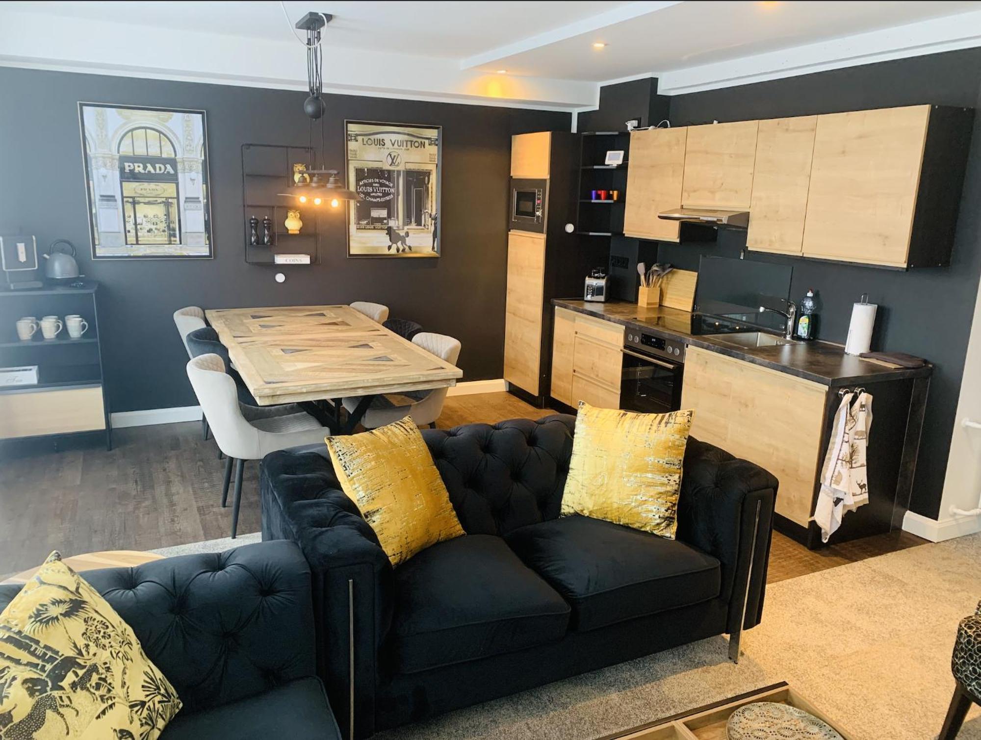 Besotel Mettmann-Schicke Fewo Oder Apartments Naehe Golfplatz Gruiten Und Neandertal Mit Glasfaser Wlan Und Parkplatz-Viele Schlafzimmer Mit Bad En Suite Εξωτερικό φωτογραφία